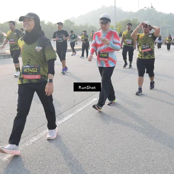 Runner Photo 6876577