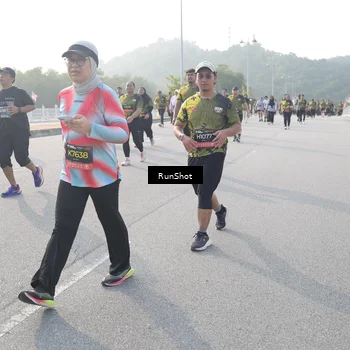 Runner Photo 6876589