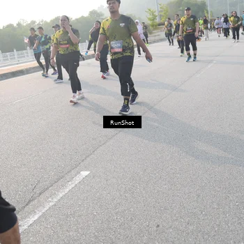 Runner Photo 6876658