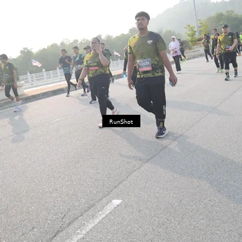 Runner Photo 6876667