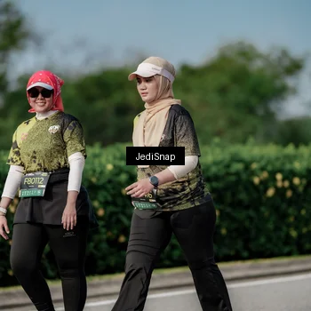 Runner Photo 6876673
