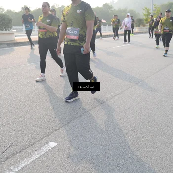 Runner Photo 6876675