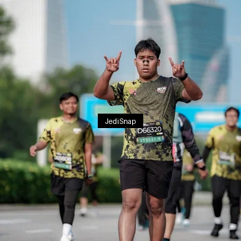 Runner Photo 6876690