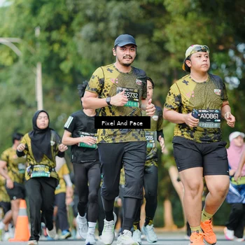 Runner Photo 6876737