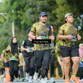 Runner Photo 6876745
