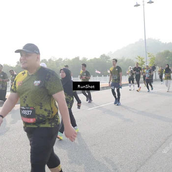 Runner Photo 6876764