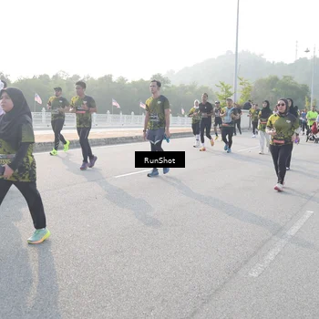 Runner Photo 6876770