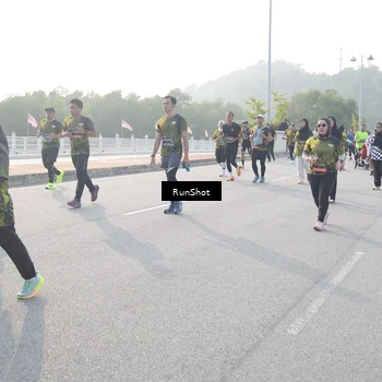 Runner Photo 6876774