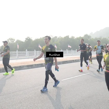 Runner Photo 6876788