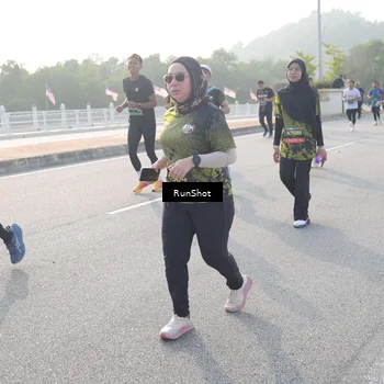 Runner Photo 6876818