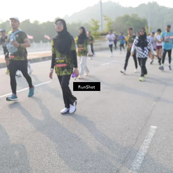 Runner Photo 6876842