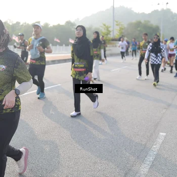 Runner Photo 6876845
