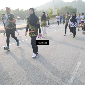 Runner Photo 6876850