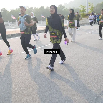 Runner Photo 6876852