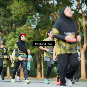 Runner Photo 6876860