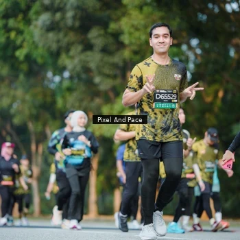 Runner Photo 6876863