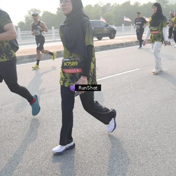 Runner Photo 6876879