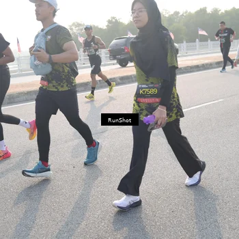 Runner Photo 6876887