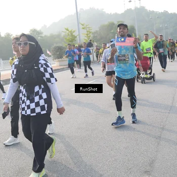 Runner Photo 6876926