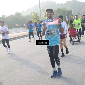 Runner Photo 6876929