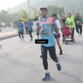Runner Photo 6876931