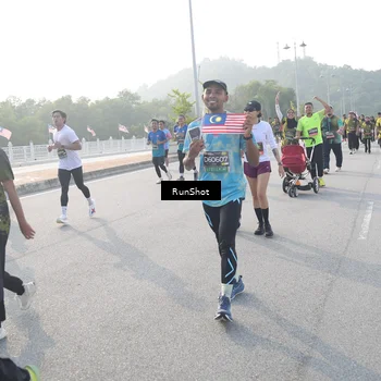 Runner Photo 6876943