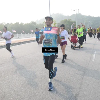 Runner Photo 6876959