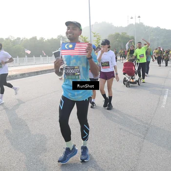 Runner Photo 6876973