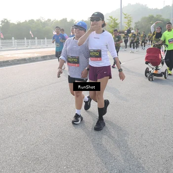 Runner Photo 6876986