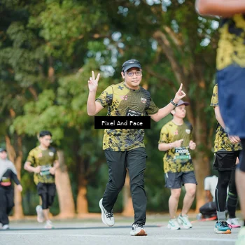 Runner Photo 6876990