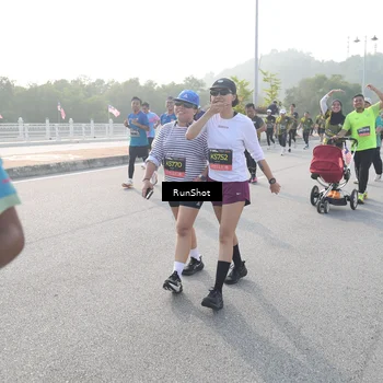Runner Photo 6876997
