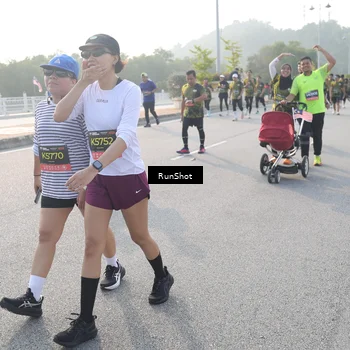 Runner Photo 6877004