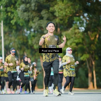 Runner Photo 6877011