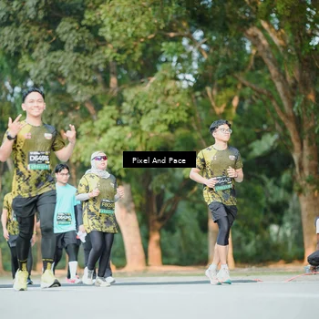Runner Photo 6877012