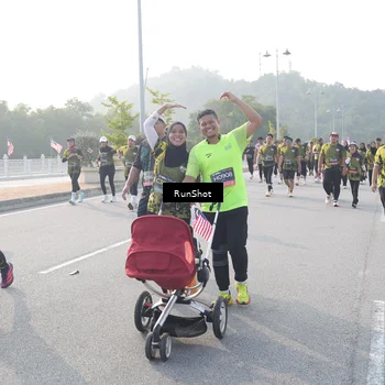 Runner Photo 6877027