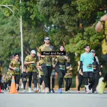 Runner Photo 6877035