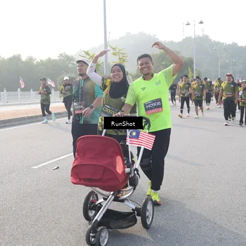 Runner Photo 6877055