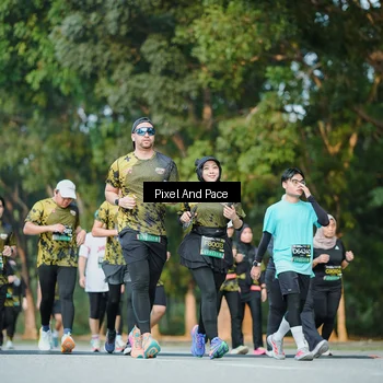 Runner Photo 6877059