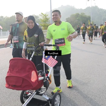Runner Photo 6877067