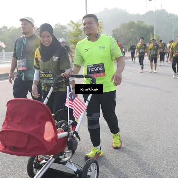 Runner Photo 6877083
