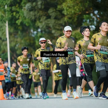 Runner Photo 6877090