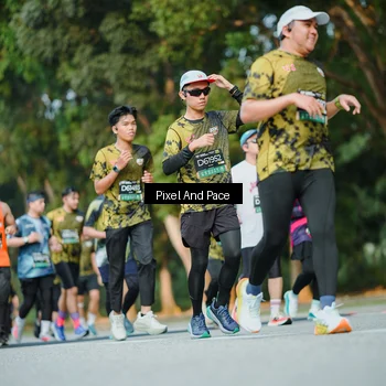 Runner Photo 6877092