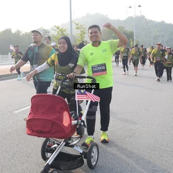 Runner Photo 6877105