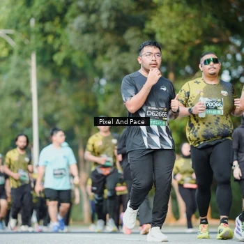 Runner Photo 6877107