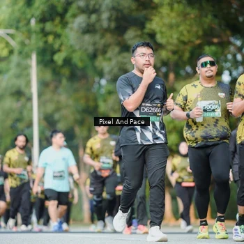 Runner Photo 6877109