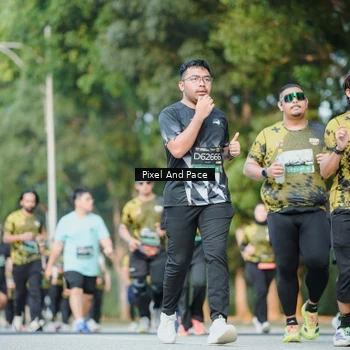 Runner Photo 6877113