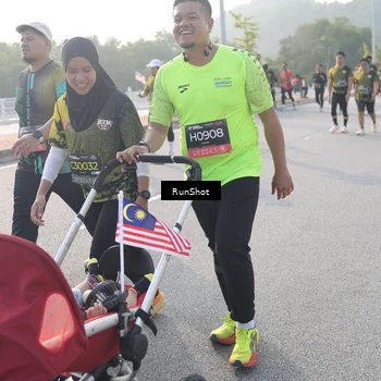 Runner Photo 6877114
