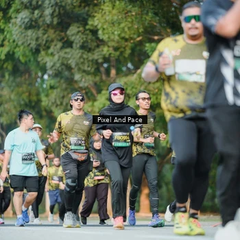 Runner Photo 6877115