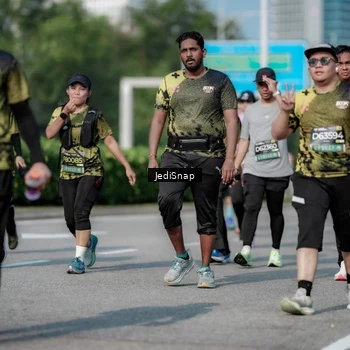 Runner Photo 6877123