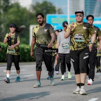 Runner Photo 6877133